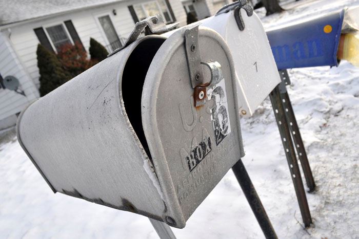 snow-mailboxes-700x467